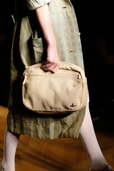 Look 46